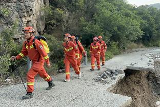 赛后加练？山东队球员乔文瀚晒与高诗岩健身房撸铁视频